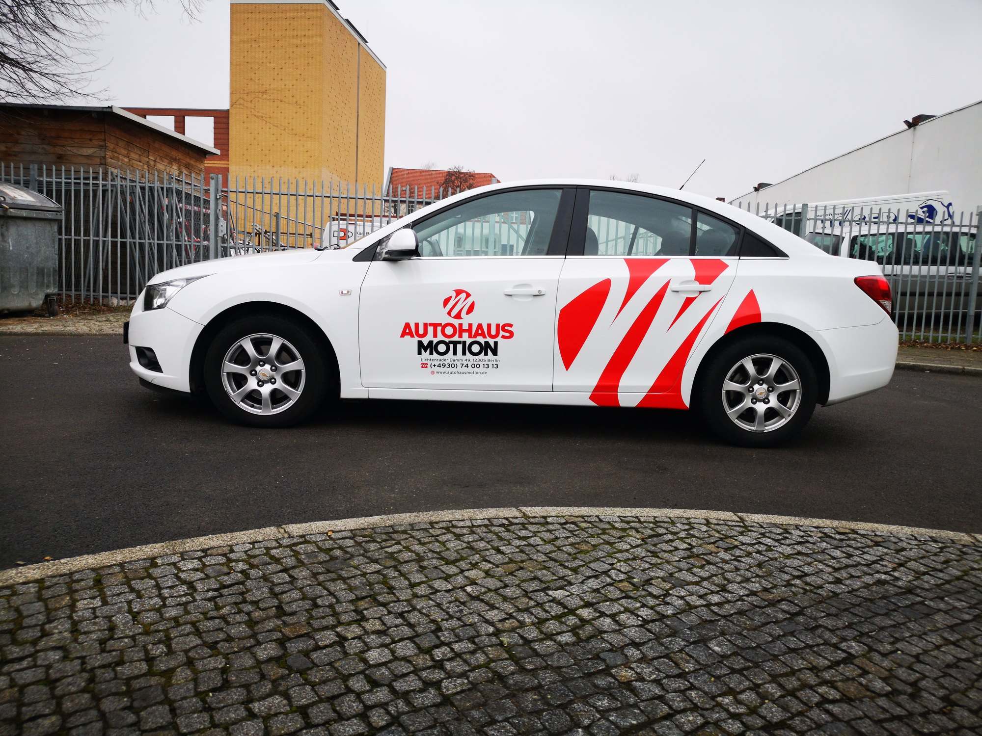 Autohaus Motion: Fahrzeugbeschriftung