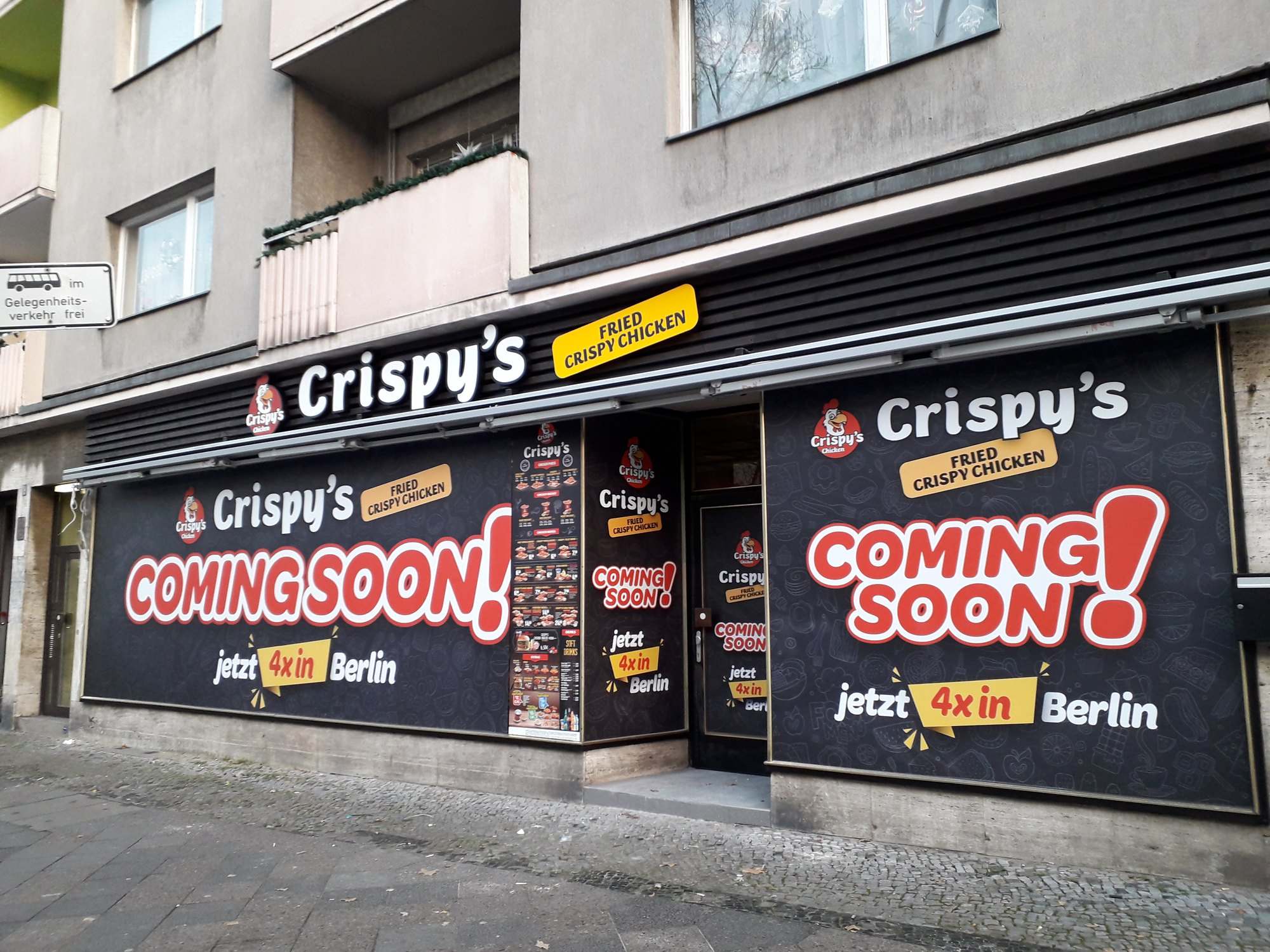 Crispy’s: Schaufensterbeklebung zur Eröffnung