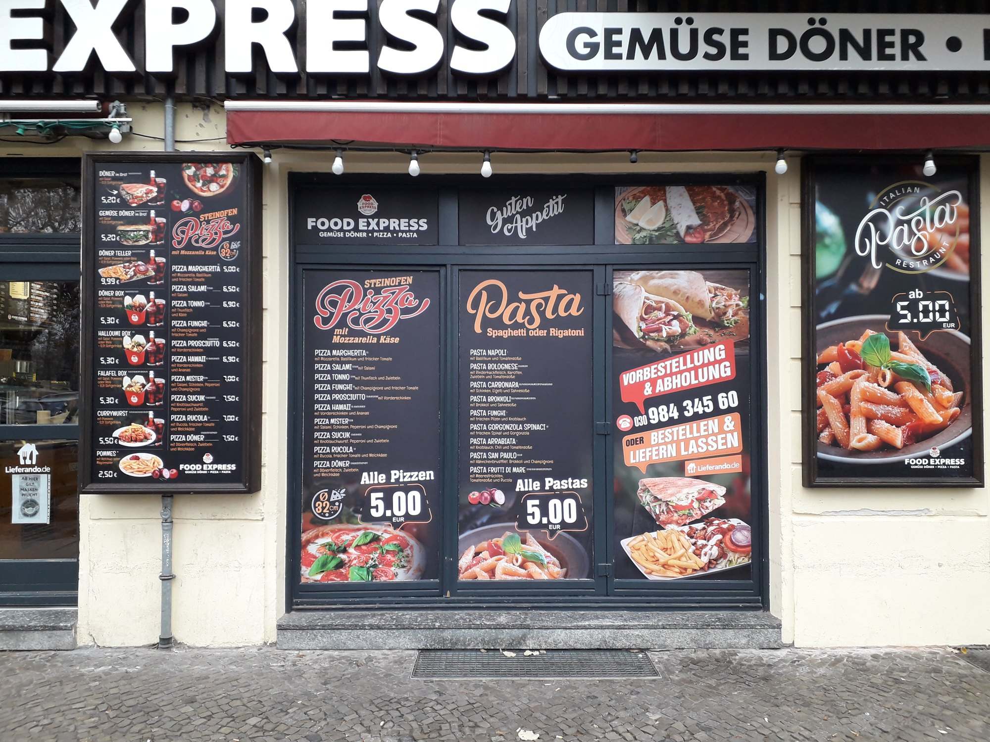Food Express: Fensterbeklebung mit Speisekarte