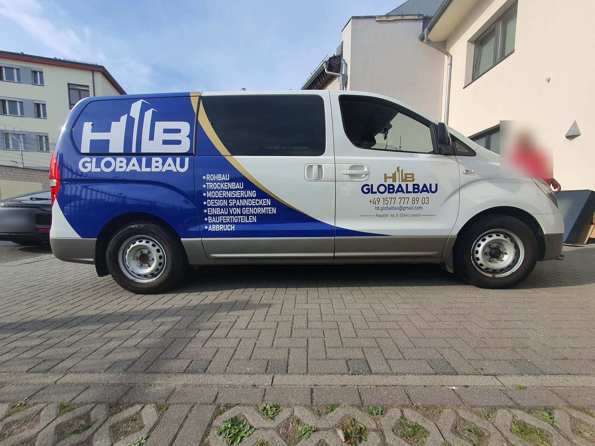 H&B Globalbau: Fahrzeugbeschriftung